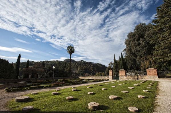 Una parte del giardino del centro di formazione in giornalismo radiotelevisivo (foto di Mattia Cacciatori)