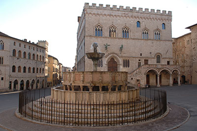Perugia, Palazzo dei Priori e la Fontana Maggiore. Fonte: Comune di Perugia